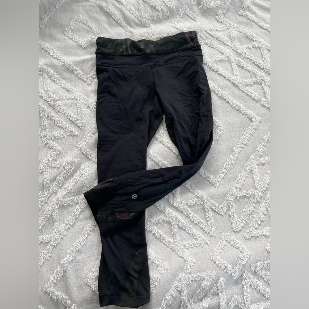 Lululemon leggings.